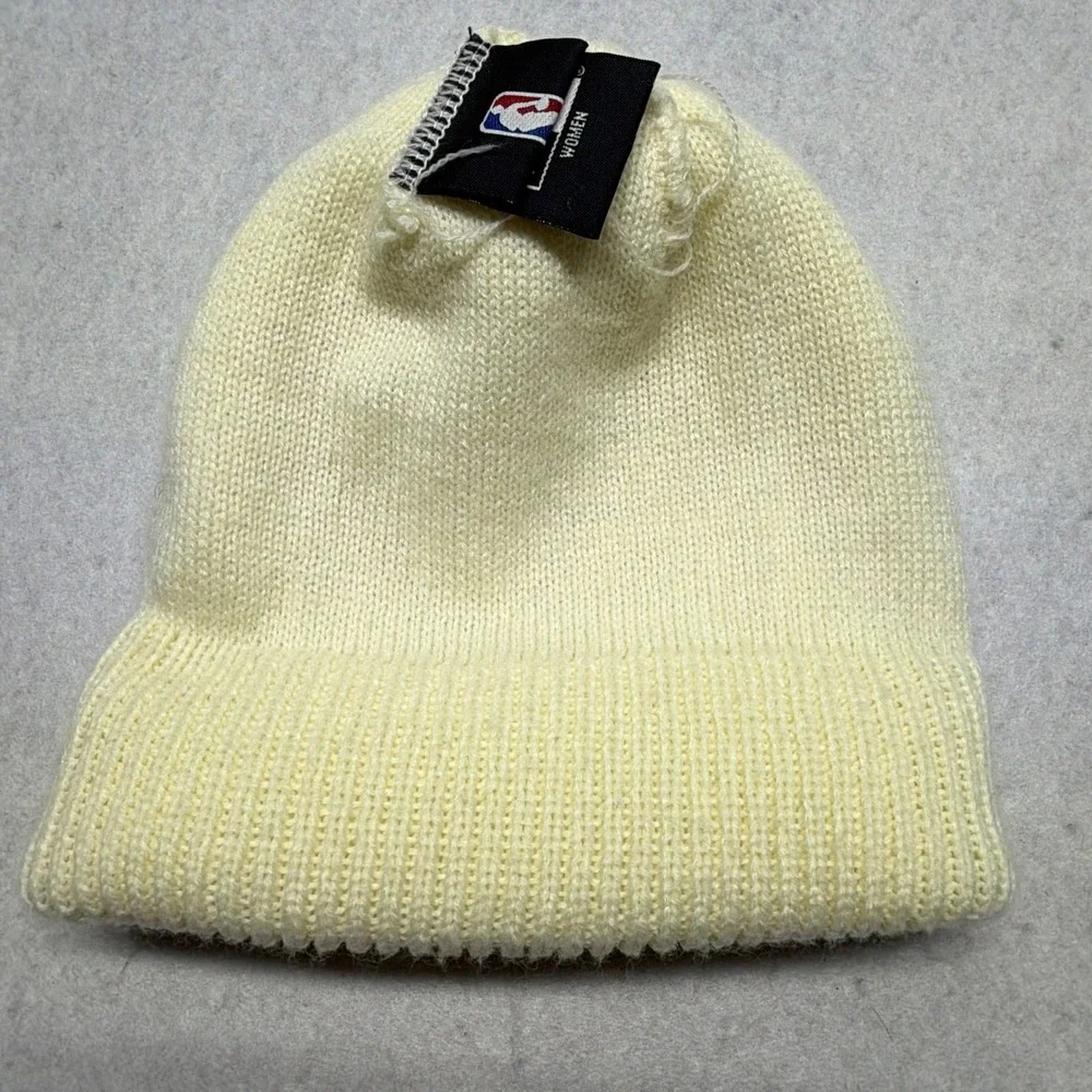 Los Angeles Lakers Beanie Hat Cream Cable Knit Pom New Era NBA Womens‎